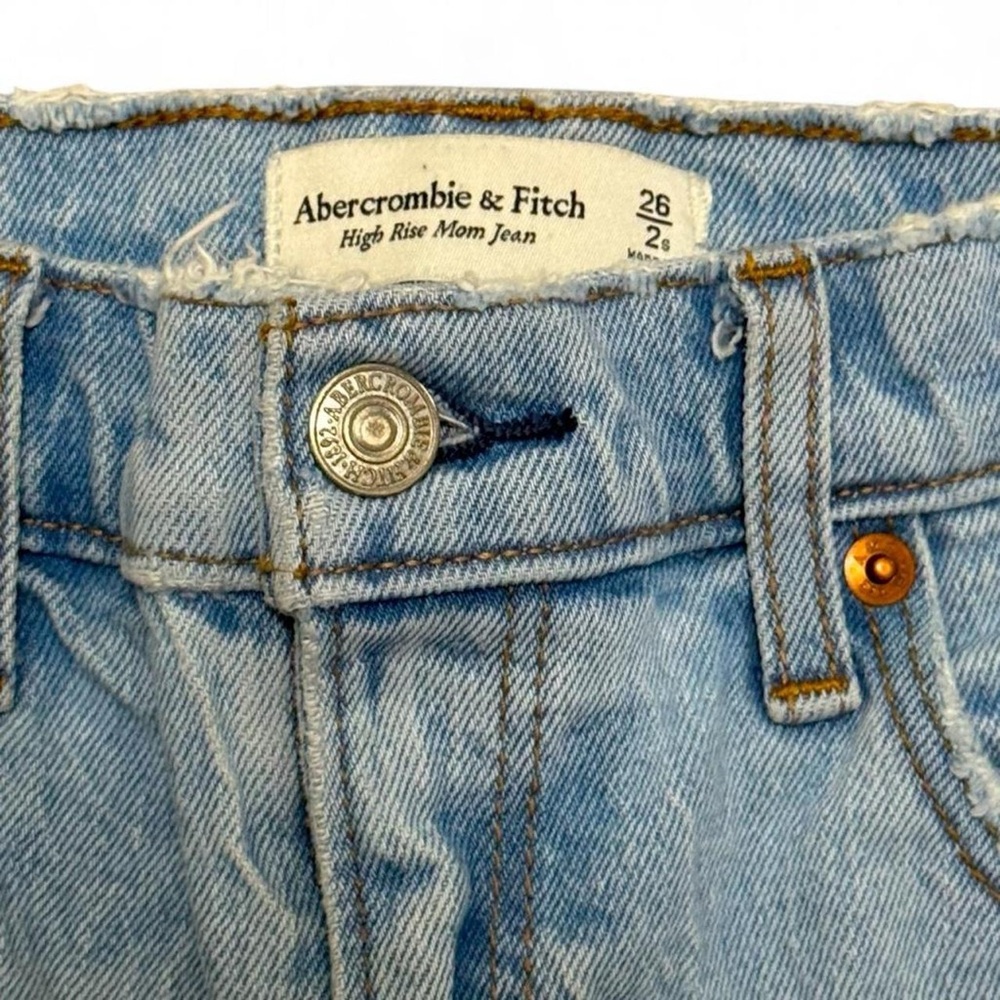 Abercrombie & Fitch Distressed High Rise Mom Denim Jeans Size 26/2 - Picture 3 of 3